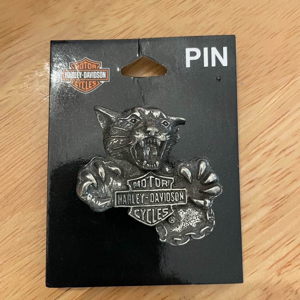Harley-Davidson Silver Panther Emblem Pin
